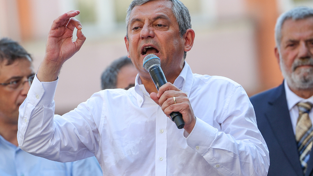 Özgür Özel: Yarının iktidarının genel başkanı olarak karşınızdayım