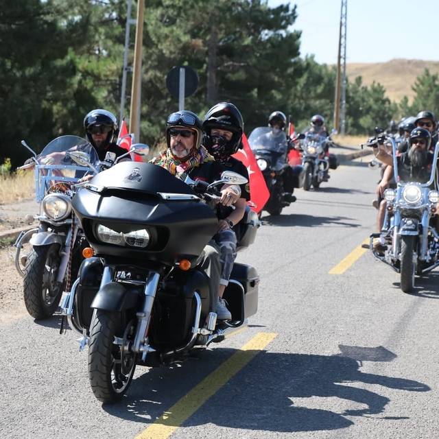 70 ilden, 700 motosiklet tutkunu Sivas'ta buluştu