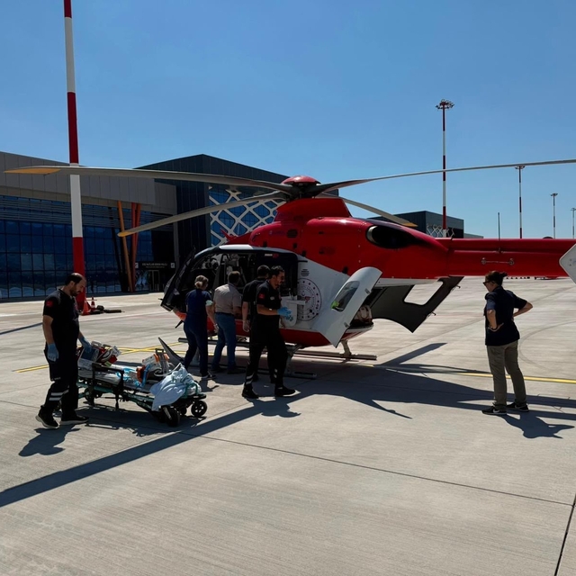 4 aylık bebek hava ambulansı ile İstanbul'a sevk edildi