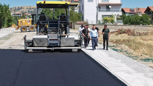 Kırıkkale Belediyesi, Osmangazi Mahallesi'nin yollarını yeniliyor