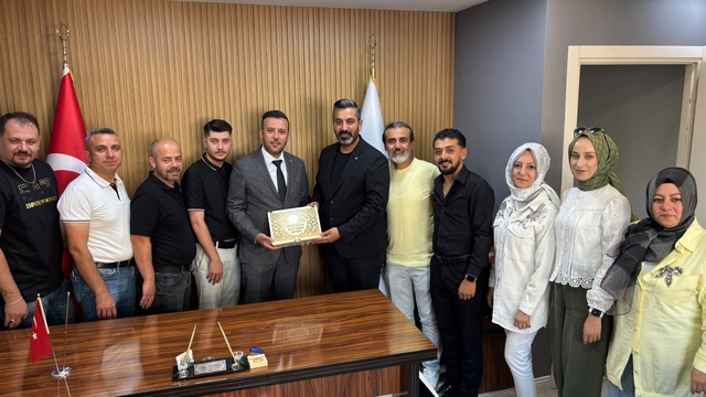 Tavşanlı'da berber ve kuaför esnafının sorunları masaya yatırıldı