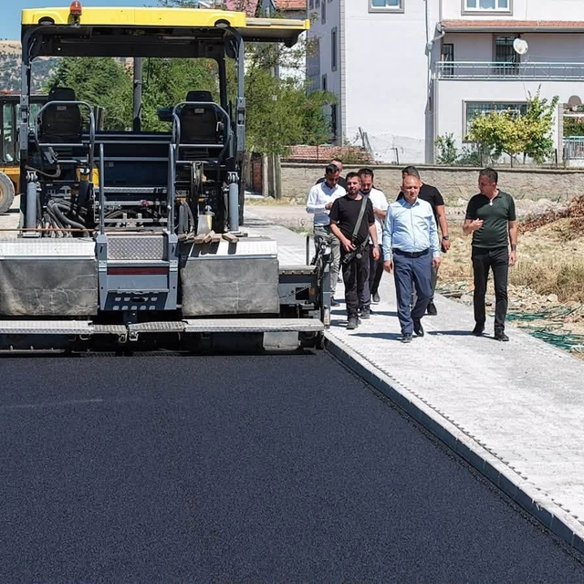 Kırıkkale Belediyesi, Osmangazi Mahallesi'nin yollarını yeniliyor