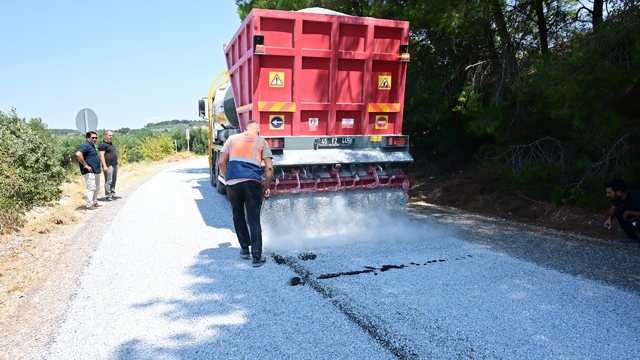 Soma'da mahalle yollarına ikinci kat asfalt atılıyor