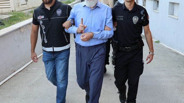 "Alparslan Kuytul Suç Örgütü" soruşturmasında Alparslan Kuytul ve eşi tutuklandı