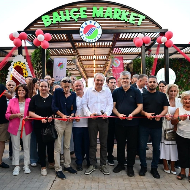 Kepez Belediyesi Bahçe Market'i Dokumapark'ta hizmete açtı