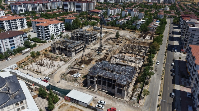 Elazığ'da kentsel dönüşüm konutları hızla yükseliyor
Elazığ'da 'Kentsel Dönüşüm' seferberliği
Elazığ'da Asrın Felaketi, 'Asrın İnşasına' dönüştü