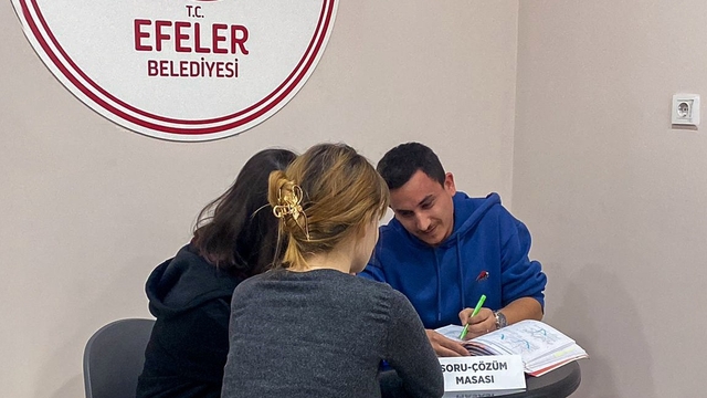 Efeler Belediyesi'nden sınavlar hazırlanan gençlere ücretsiz destek
