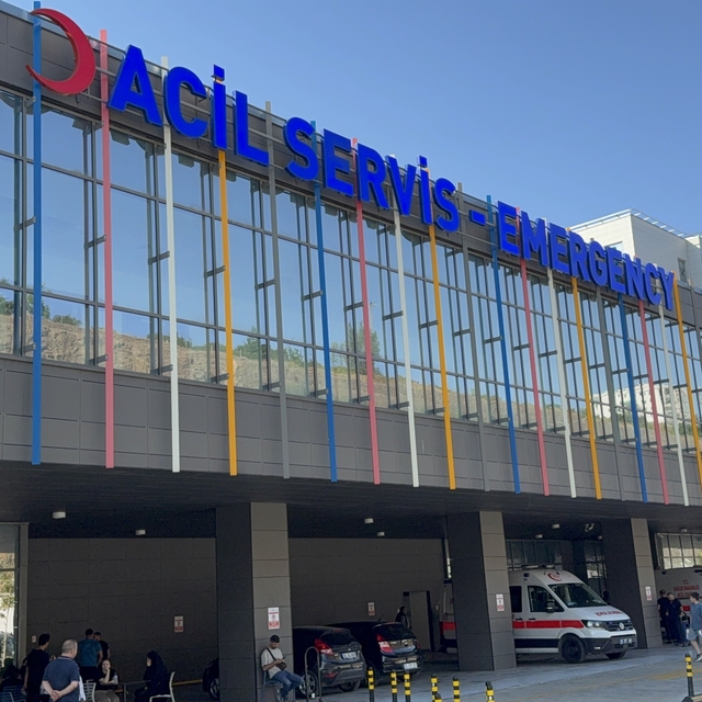 Demir çelik fabrikasının fırın kontrol odasında patlama: 2 yaralı