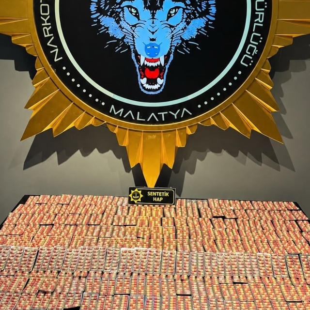Malatya'da sokak satıcılarına operasyon: 3 gözaltı
