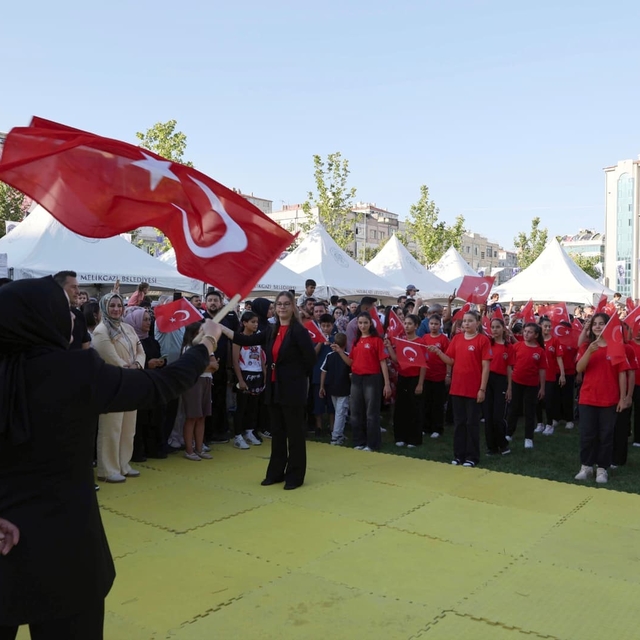 Melikgazi'de çocuklar doya doya eğlendi