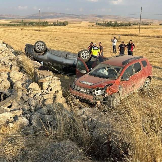 Afyonkarahisar'da trafik kazası: 1 ölü 5 yaralı