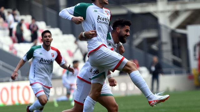 Karşıyaka'da Fatih Taşdelen dönüyor