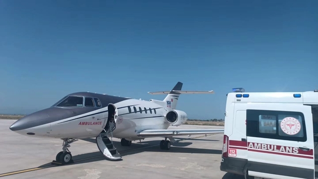 Van'da bir aylık bebek için uçak ambulans havalandı
