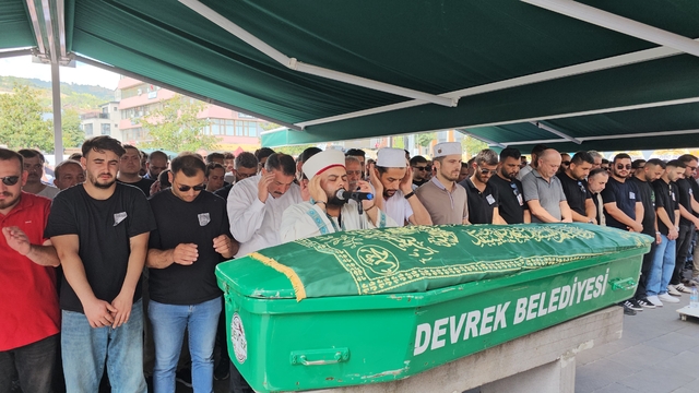 İstanbul'daki kazada ölen kameraman, Zonguldak'ta son yolculuğuna uğurlandı