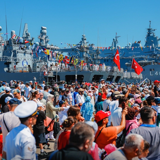 TEKNOFEST Mavi Vatan'da hava araçlarının gösterileri nefes kesti