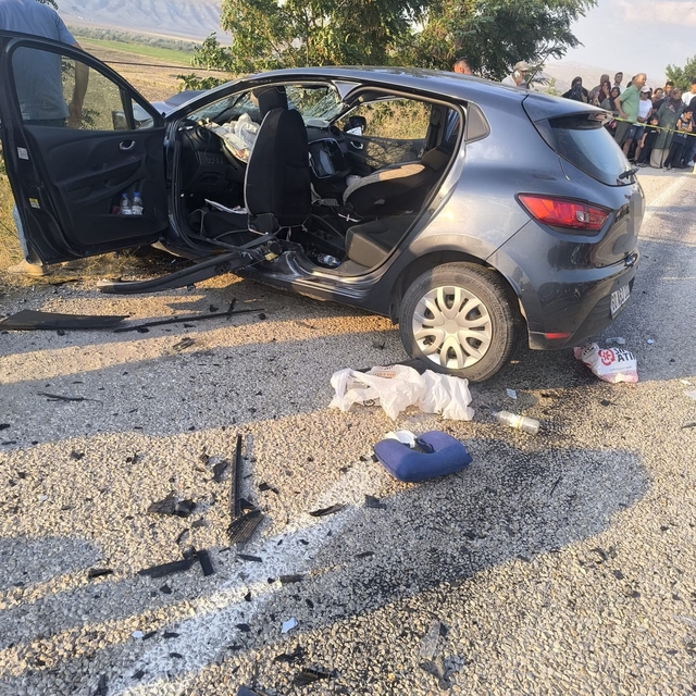 Çankırı'da iki otomobil çarpıştı: 1 ölü, 6 yaralı