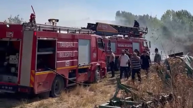 Kütahya'da yangında 400 balya saman kül oldu