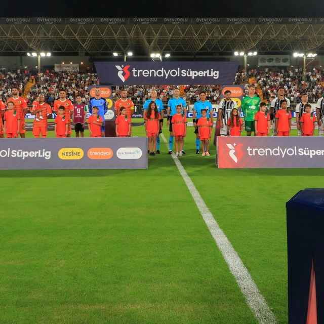 Trendyol Süper Lig: Corendon Alanyaspor: 0 - Beşiktaş: 0 (Maç devam ediyor)