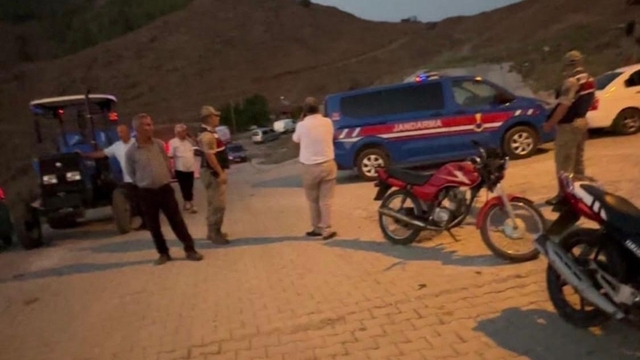 Gaziantep'te tartıştığı baba ve oğlunu yaralayan şahıs intihar etti