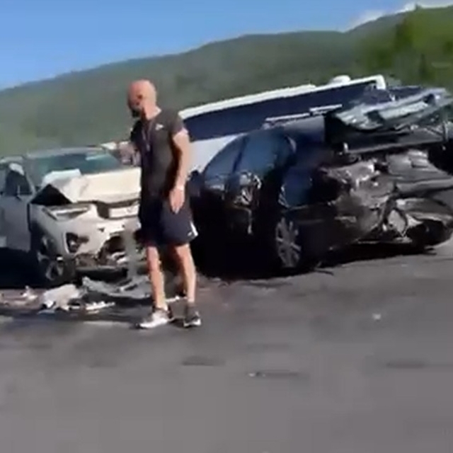 Otoyolda 12 aracın karıştığı zincirleme kaza: 6 yaralı