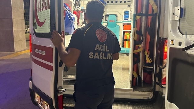 İki otomobil çarpıştı: 1 yaralı