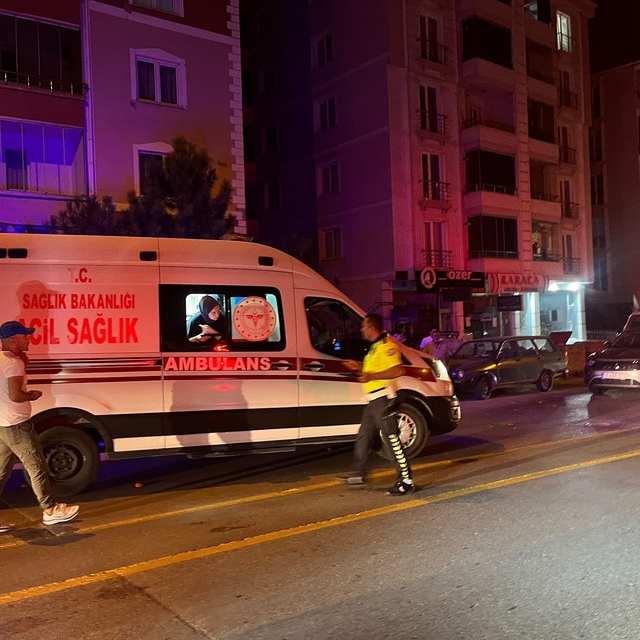 Çorum'da otomobilin çarptığı yaya yaralandı