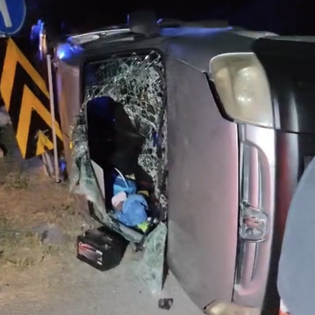 Çankırı'da iki hafif ticari araç çarpıştı: 9 yaralı