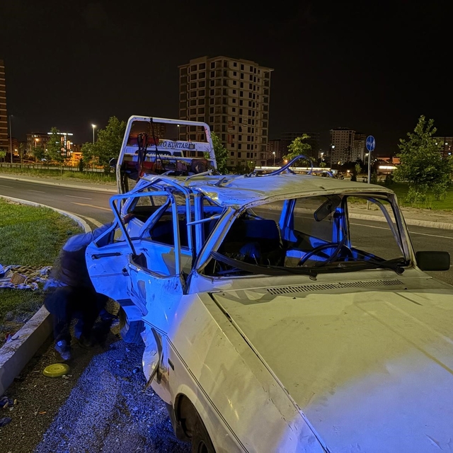 Kayseri'de iki otomobil çarpıştı: 4 yaralı