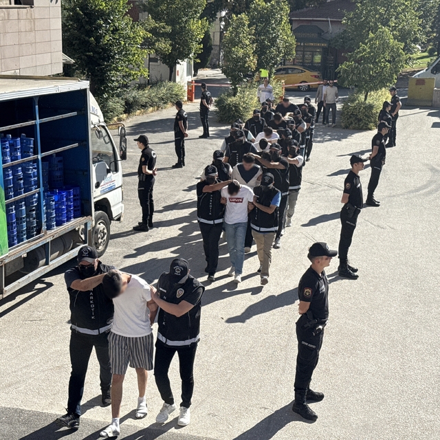 Daireden kaçırılan uyuşturucu sonrasında yapılan operasyonda 147 bin hap el...