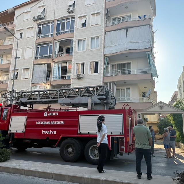 Ocakta unutulan yemek yangına neden oldu