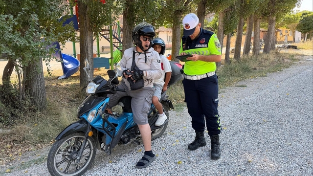 Bilecik'te motosiklet sürücülerine güvenli sürüş eğitimi