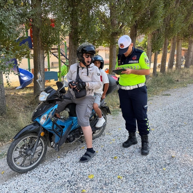 Bilecik'te motosiklet sürücülerine güvenli sürüş eğitimi
