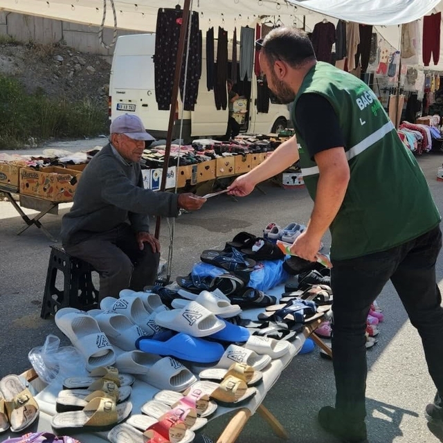 Halk pazarında bağımlılıklara karşı farkındalık çalışması