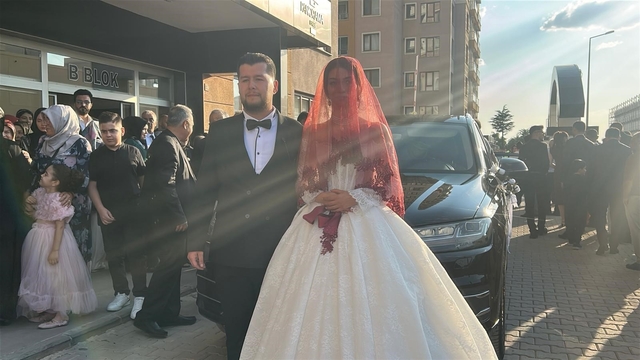 Yozgat Valisi'nin makam aracı şehit oğluna gelin arabası oldu