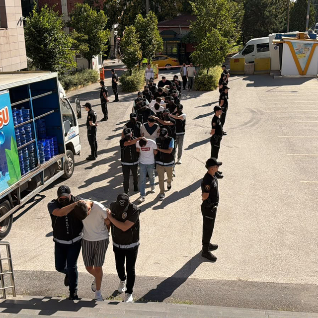 Eskişehir'de uyuşturucu operasyonu; 9 şüpheli adliyede