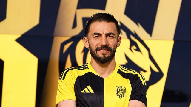 Aliağa FK'da Hamza imzayı attı
