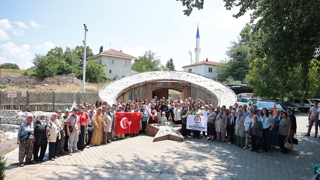 Kadınlar büyükşehrin gezi programıyla Denizli'yi keşfediyor