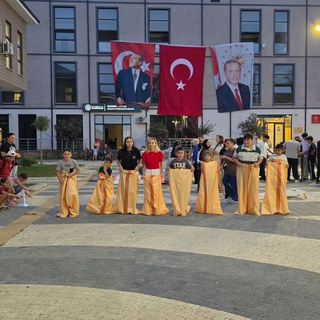 Gençlik ve Spor Festivali renkli görüntülere sahne oldu
Çocuklar ve gençler...