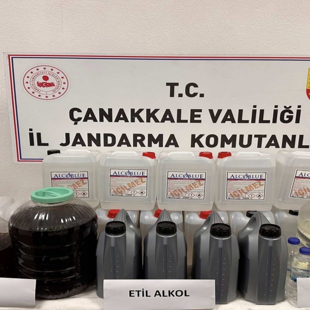 Çanakkale'de kaçak alkol operasyonu
140 litre kaçak alkole el konuldu