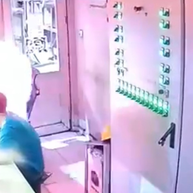 Demir çelik fabrikasındaki patlama anı kamerada