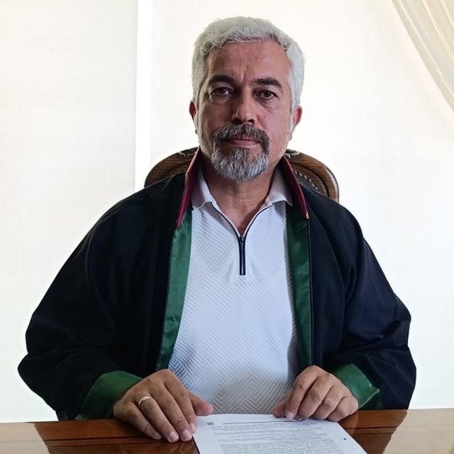 Öğretmen Ayla Kara'nın ailesinden, okula saldıran öğrencinin ailesine 5 mil...