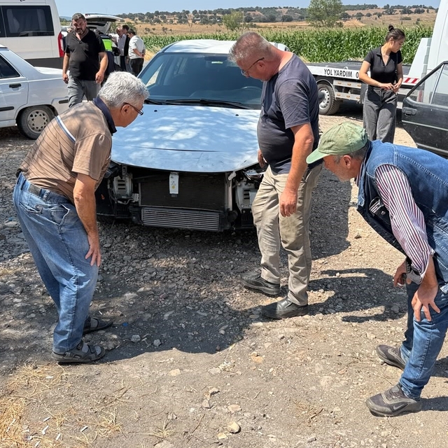 Çan'da iki otomobil çarpıştı: Sürücüler kazayı yara almadan atlattı