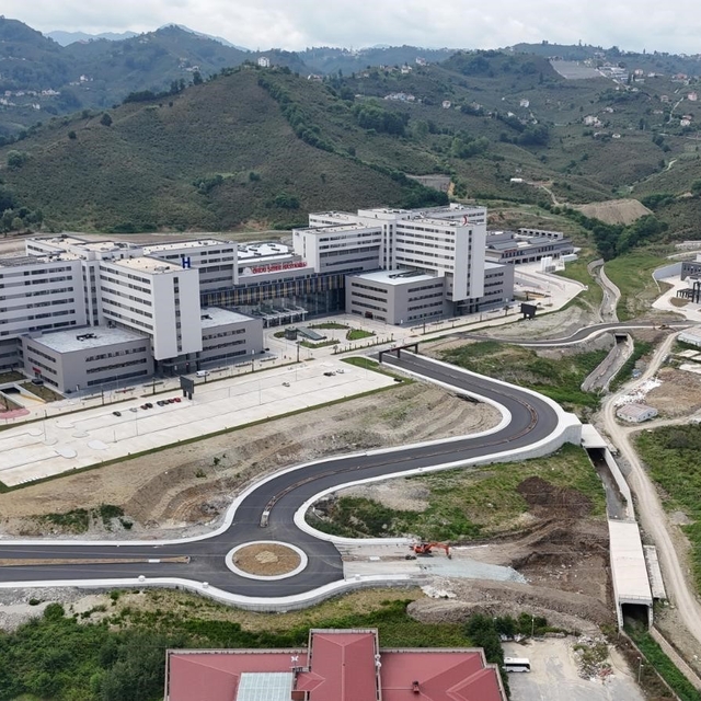 Ordu Şehir Hastanesi otoparkı büyütülüyor
Ordu Büyükşehir Belediye Başkanı...