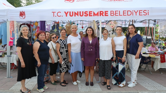 Kadınların el emeği gece pazarında görücüye çıktı