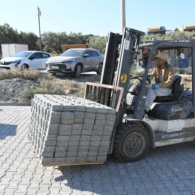 Kuşadası Belediyesi'nden Deirmendere'ye 6 bin metrekarelik yol