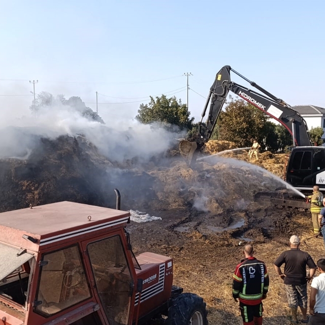 Gönen'de korkutan yangın: 90 ton saman kül oldu