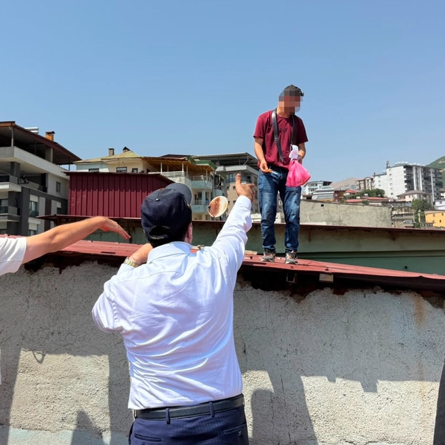 Türkiye'yi gezen "İntiharkolik" yine sahnede: 242'nci intihar girişimini Şe...