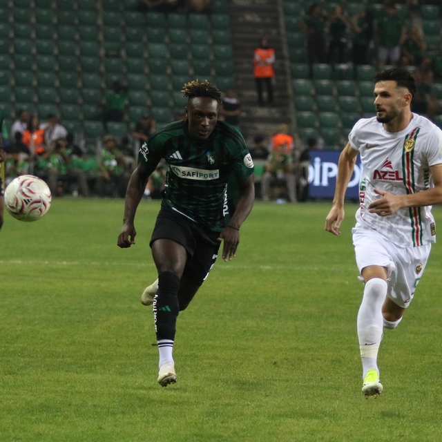 Trendyol Süper Lig: Kocaelispor: 1 - Amed Sportif Faaliyetler: 0 (Maç devam...