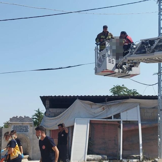 Elektrik direğinde erkek cesedi bulundu