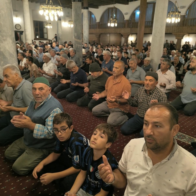 Afyonkarahisar'da Mevlid Kandili huşu içerisinde geçti